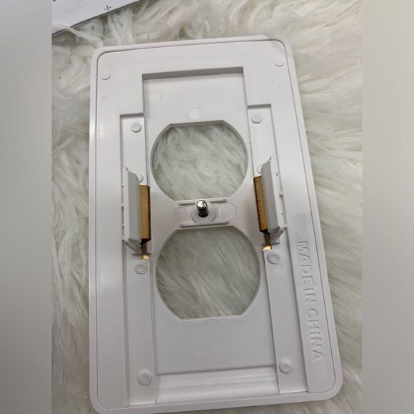 Outlet Cover Night Light - Picture 1 of 3